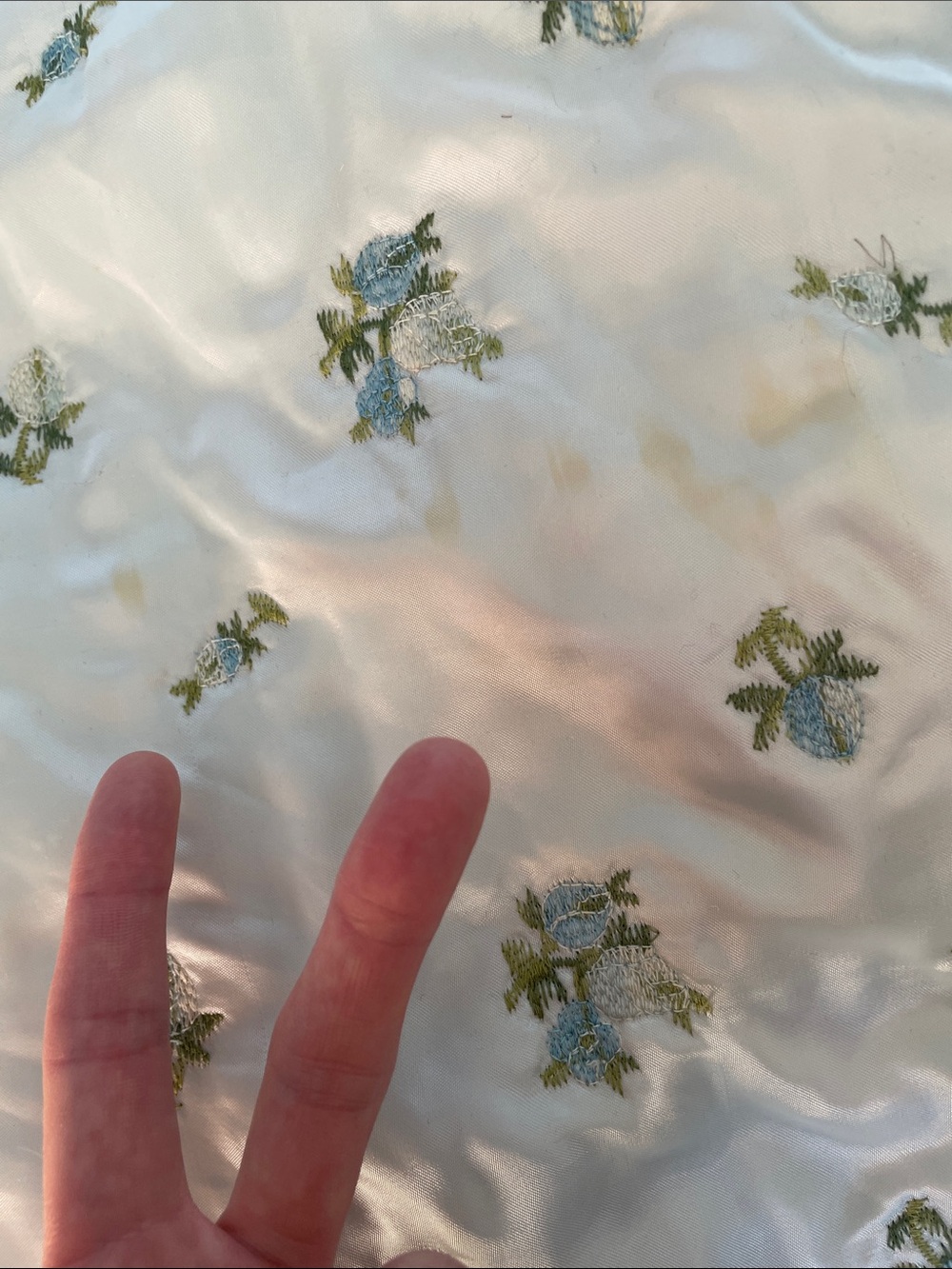 Vintage 60s Satin Embroidered Floral House Coat Robe Ivory Blue Flowers Sz Large - Picture 10 of 10